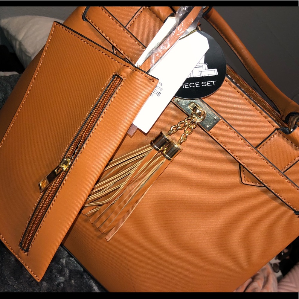 Hand bag